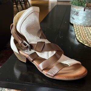 Miz Mooz “Cassidy” Tan and Cream Strappy Sandals Size 6 (EU 36)